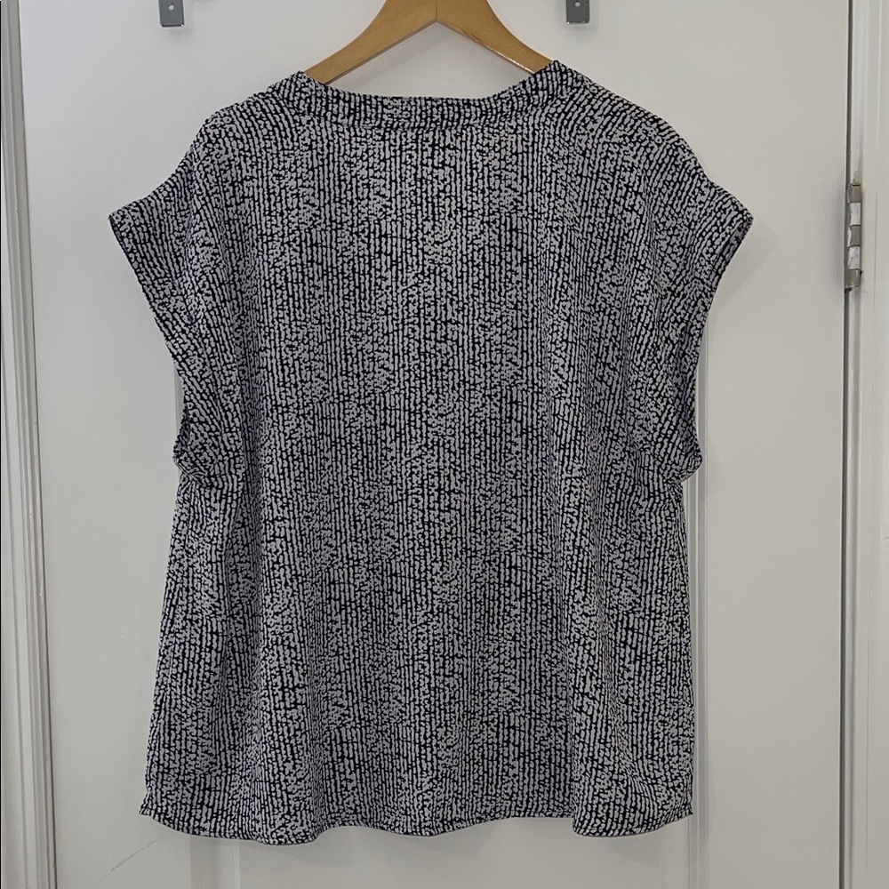 Vince Camuto Patterned Blouse - Picture 2 of 7